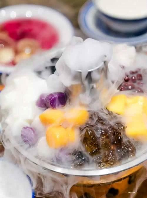 bubble milk tea hotpot is now a thing in malaysia for all boba lovers!