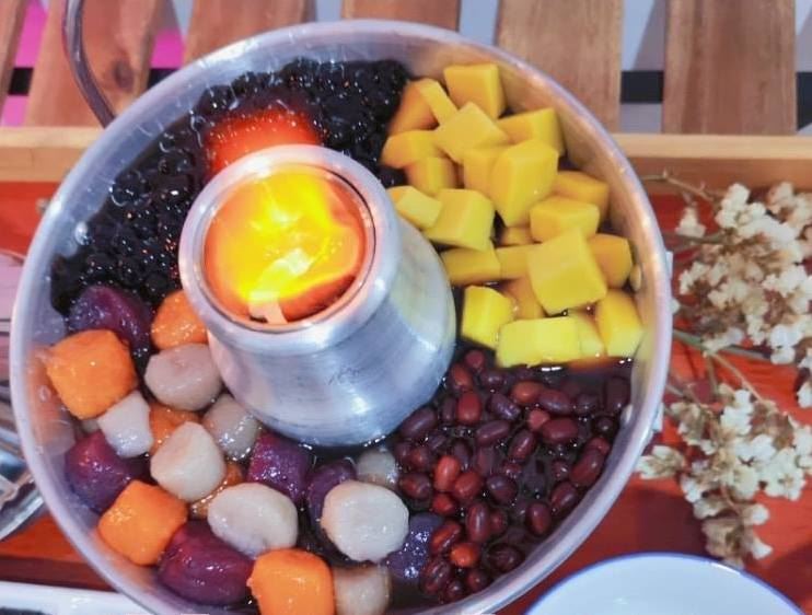 bubble milk tea hotpot is now a thing in malaysia for all boba lovers!