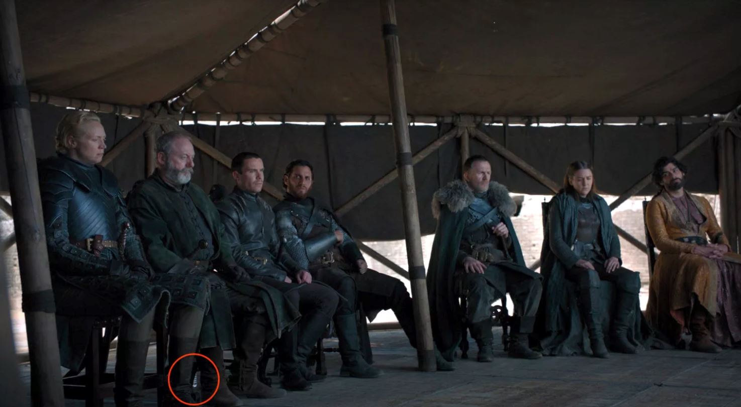 ‘game of thrones’ slipped up again and left two plastic bottles in the final episode 
