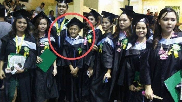 23yo teacher with baby face often mistaken as student