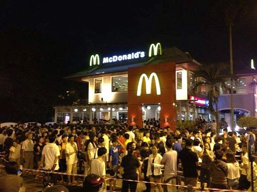 “that was my dating spot in college” and 14 other memories we’ve all had at mekdi