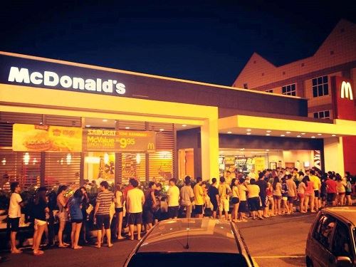 “that was my dating spot in college” and 14 other memories we’ve all had at mekdi
