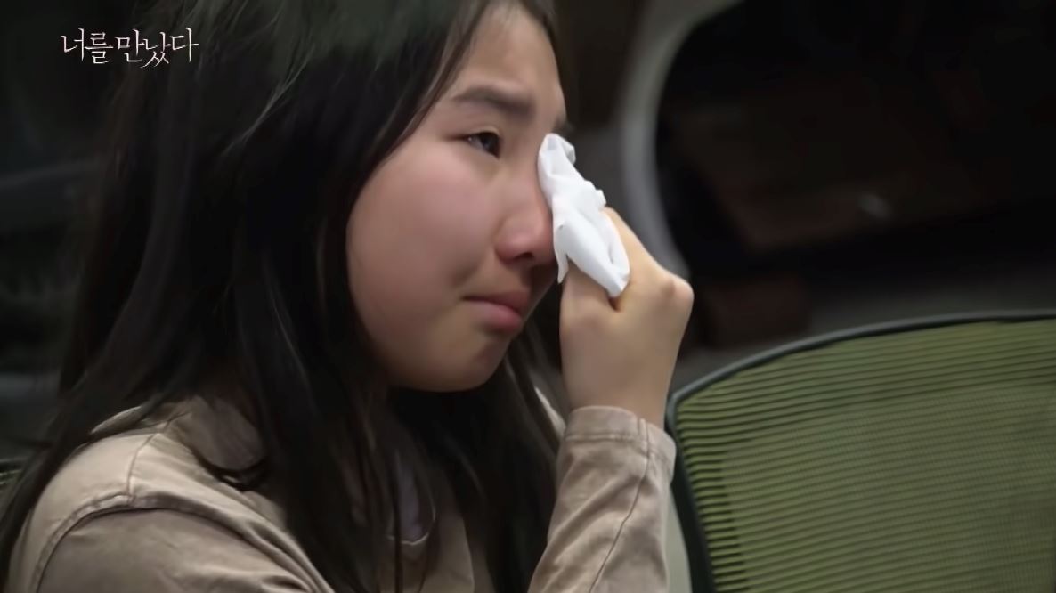 grieving mother reunited with deceased daughter through vr