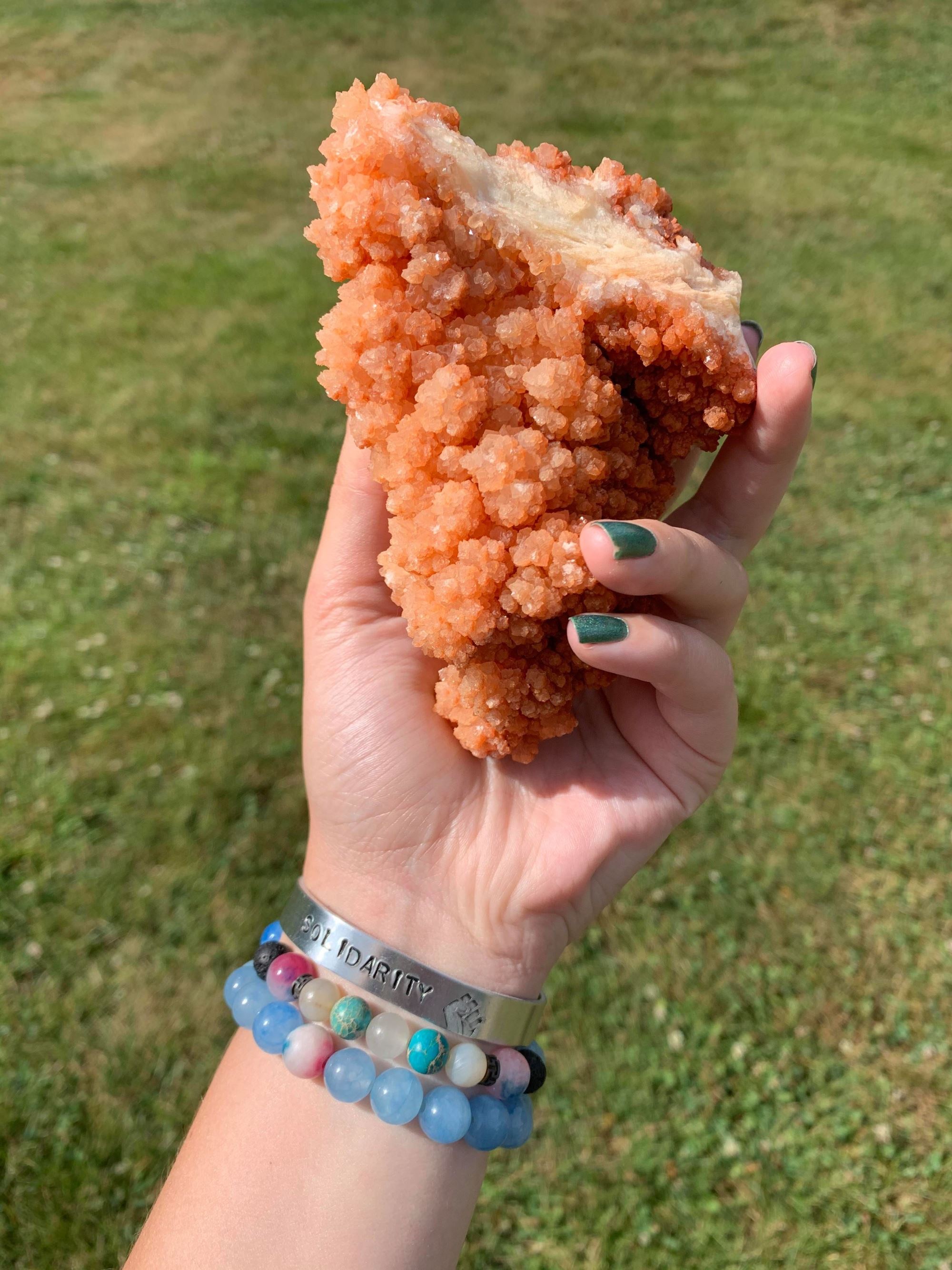 woman discovers crystal that looks exactly like fried chicken