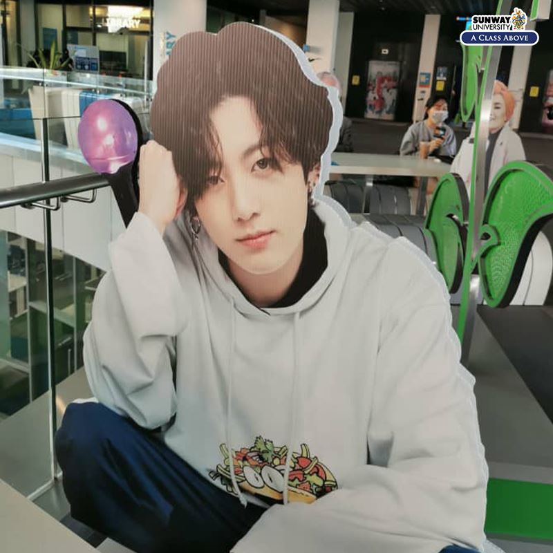 malaysian university uses celebrity cutouts for social distancing!