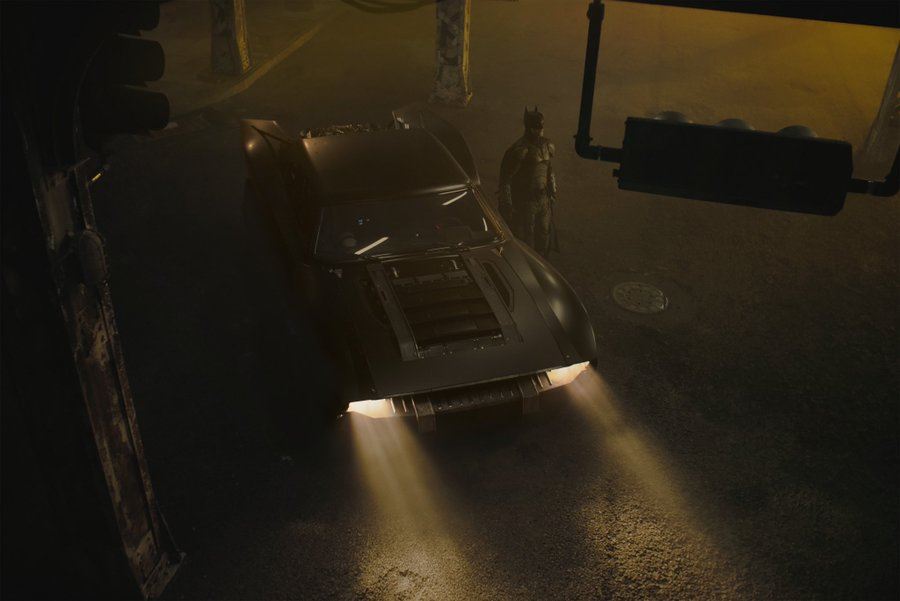 first looks at the new batmobile from “the batman” is here!