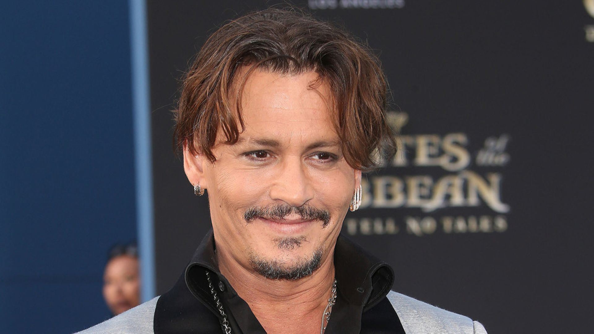 johnny depp in talks to play joker in robert pattinson’s “the batman”