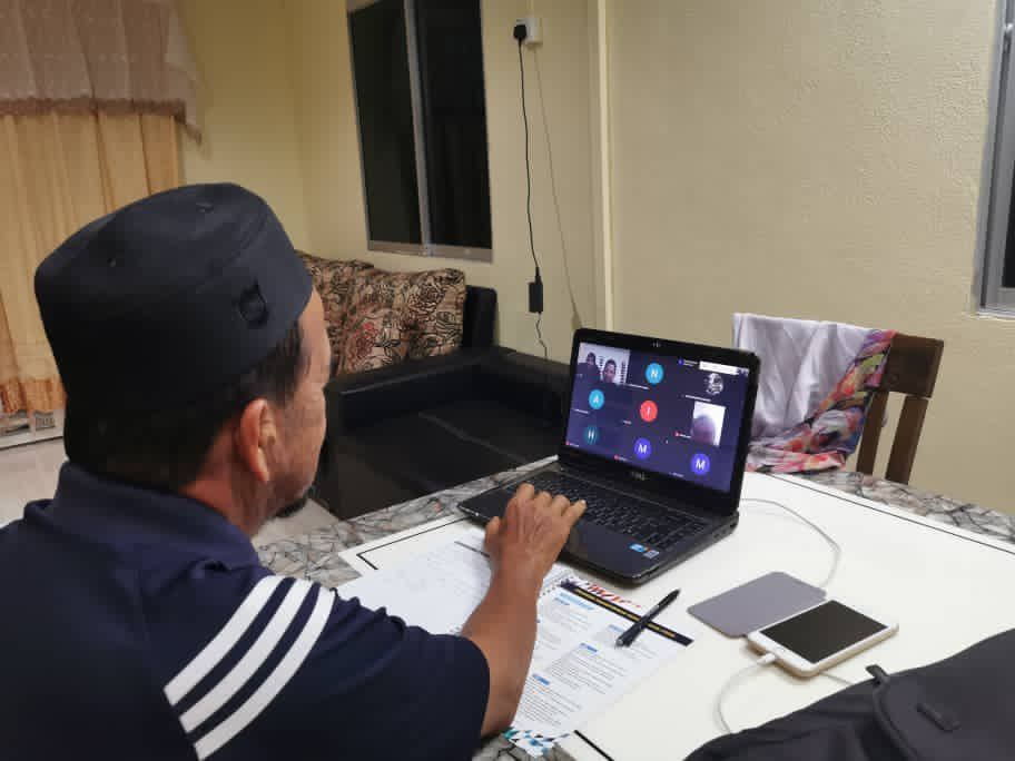 students that left malaysian teacher alone in online class apologize