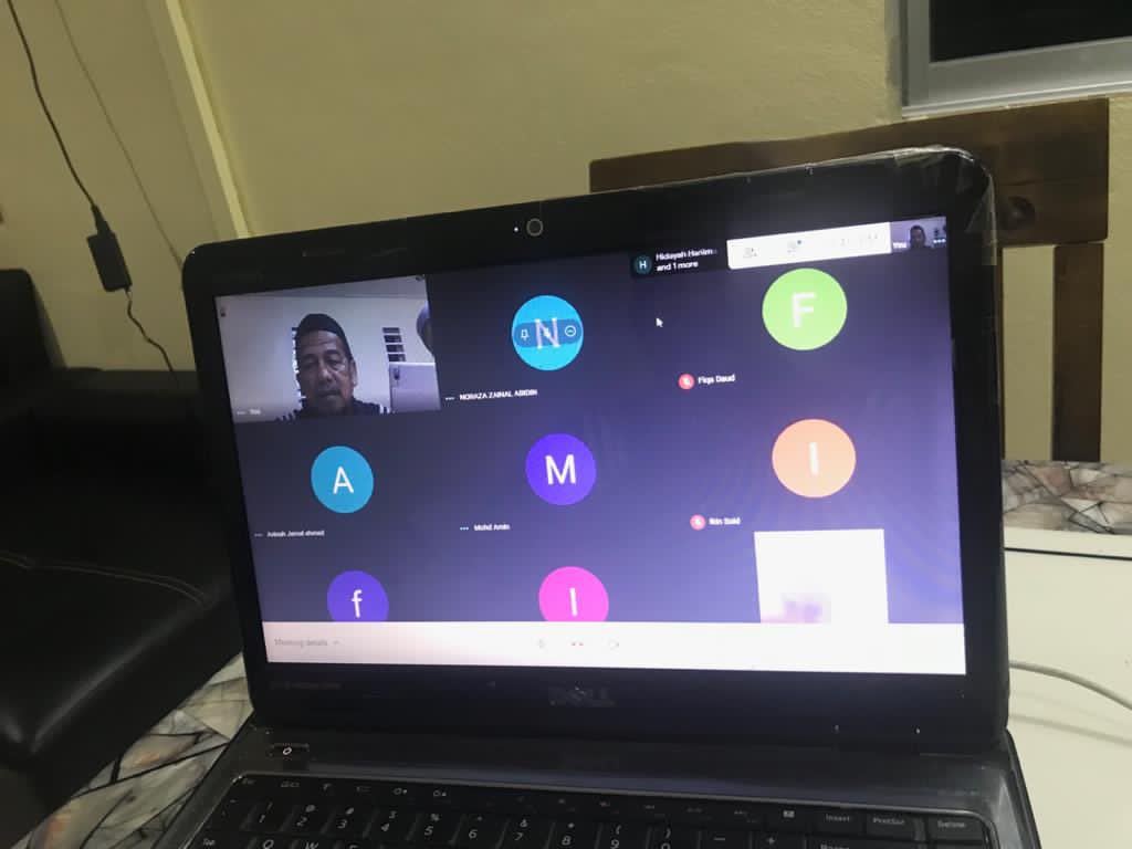 students that left malaysian teacher alone in online class apologize