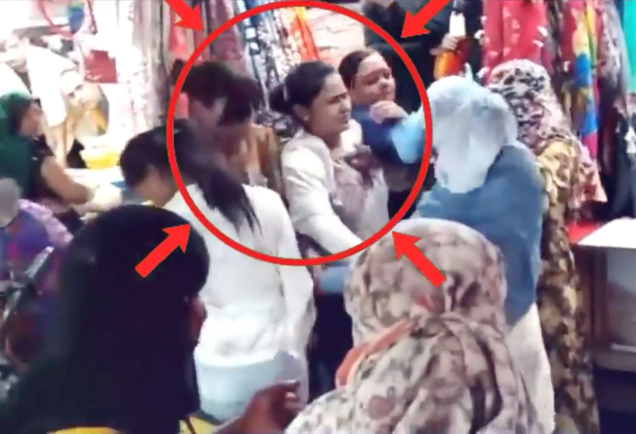 40yo woman slaps and hits teenager after she called her aunty