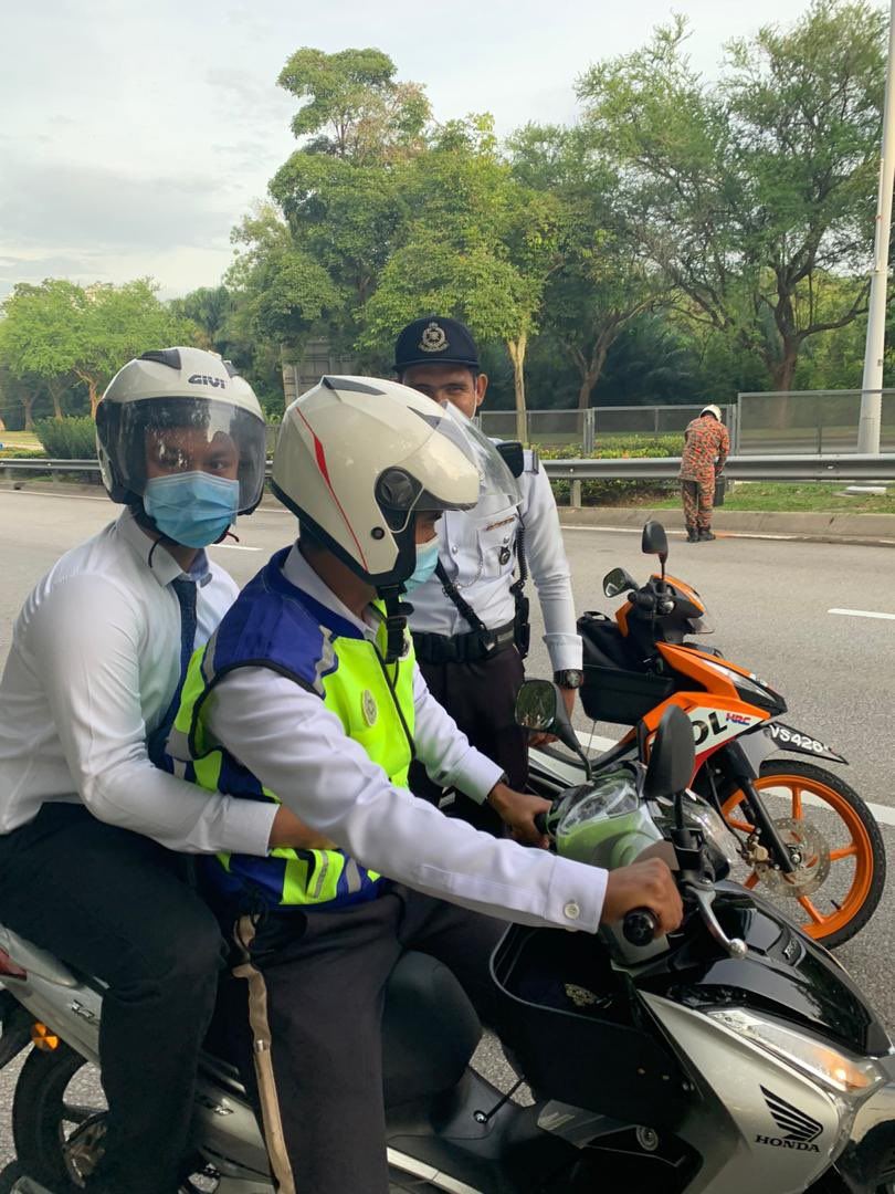 off-duty police went viral for sending student who was rushing for exam 