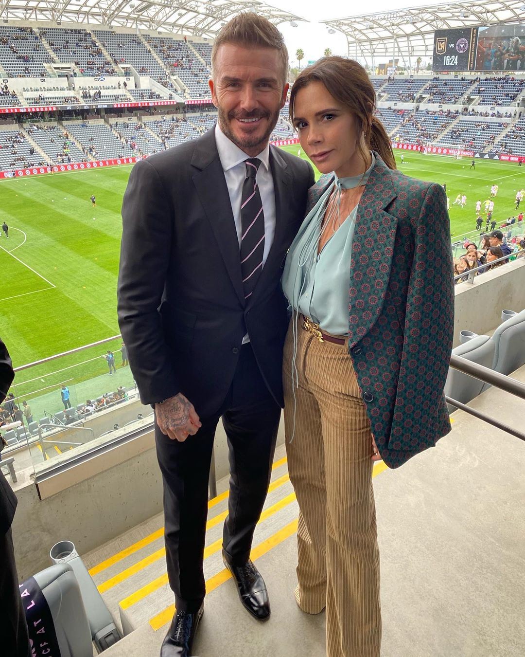 david and victoria beckham test covid-19 positive after party