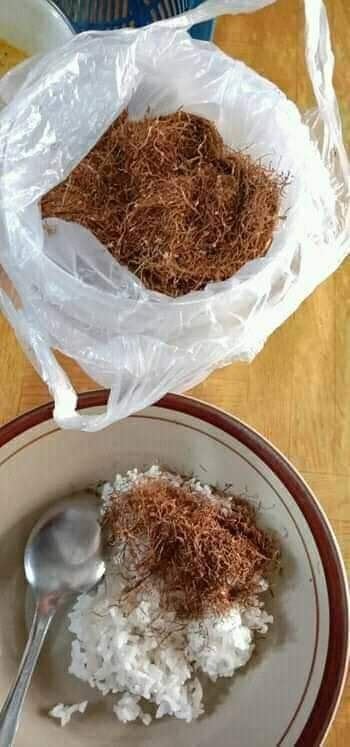 man goes viral after hilariously mistaking “serondeng” with tobacco