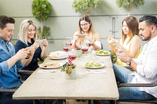 smartphones could be ruining your dinner. here’s how