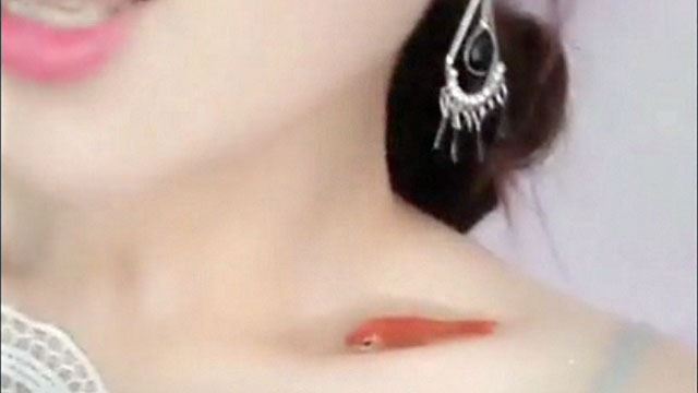girls are putting live fish in their collarbone again because the weird “fish in collarbone” challenge is back