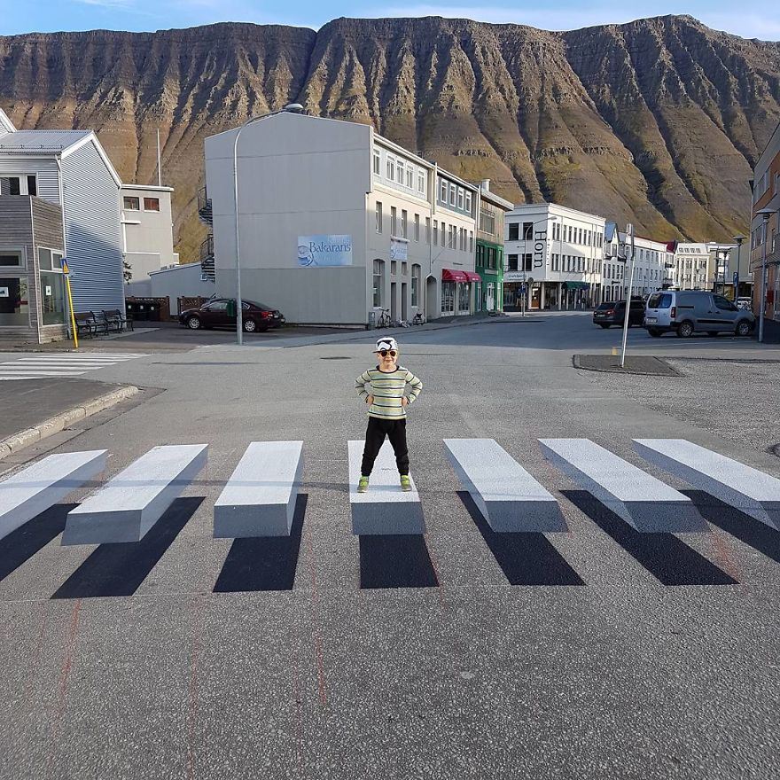 this 3d zebra crossing will definitely slow cars down