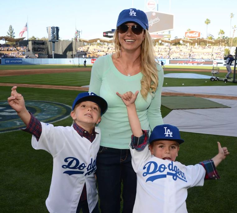 britney spears shares heartwarming christmas reunion with son jayden