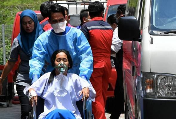 2.43 tonnes of chemical waste has been collected from sungai kim kim