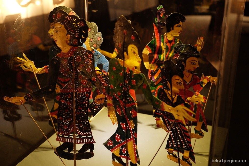 craftsman’s passion for wayang kulit is still alive