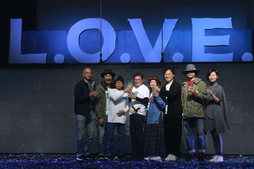eason陈奕迅最新专辑《l.o.v.e.》新专辑发佈会!