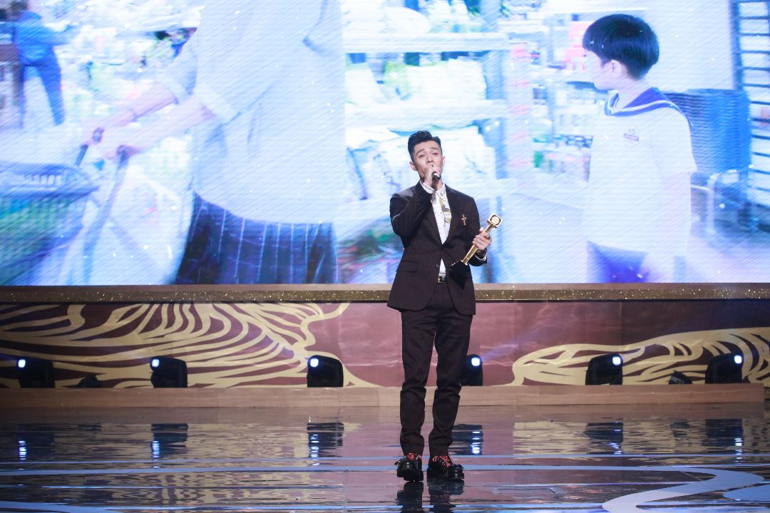 《万千星辉颁奖典礼2019》圆满举行！马国明及惠英红荣膺今年视帝视后殊荣！