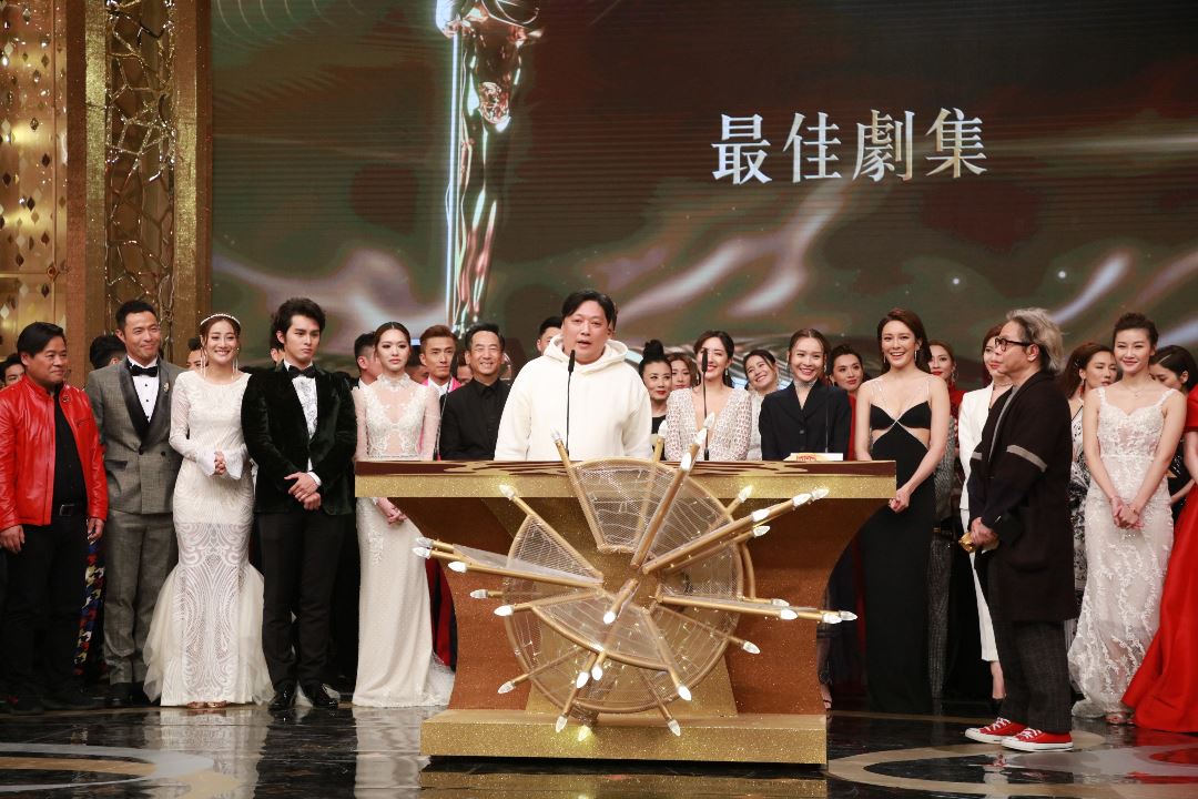 《万千星辉颁奖典礼2019》圆满举行！马国明及惠英红荣膺今年视帝视后殊荣！