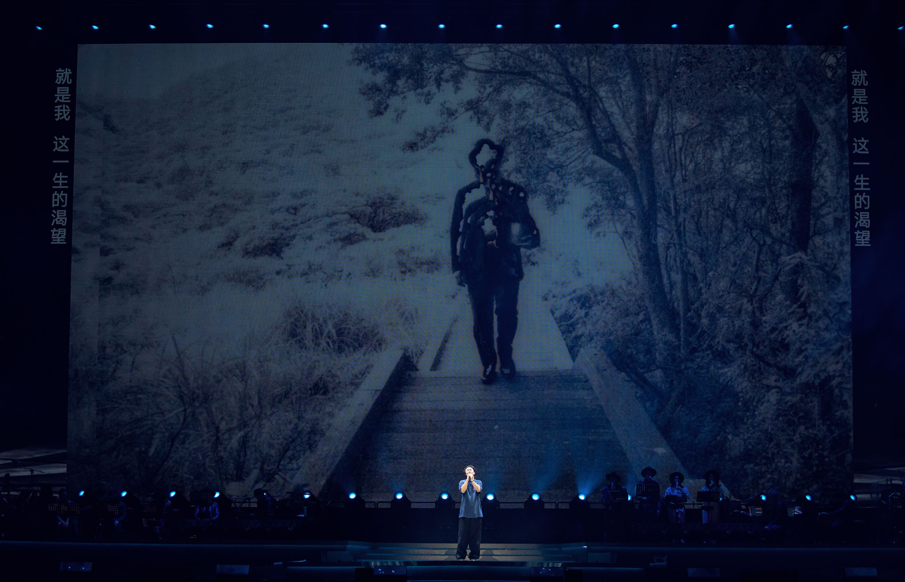 🌟陈奕迅广州演唱会首唱空城记🩵身穿黑色西装拍mv暴晒12小时❗