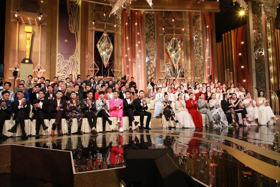 《万千星辉颁奖典礼2019》圆满举行！马国明及惠英红荣膺今年视帝视后殊荣！