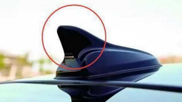天线?!车顶上的“鲨鱼鳍”能在危险时刻救你一命!
