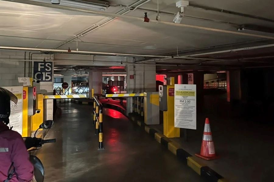 全国多个地区⼤停电! 商场受影响无法正常营业