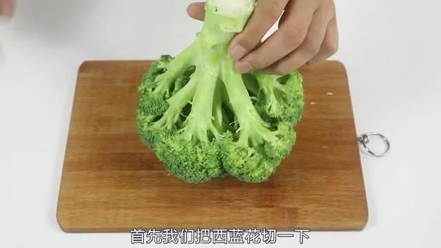花椰菜藏着很多虫和肮脏物!就连水也洗不干净哦!