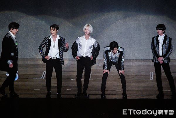 才唱三首全喘气声！sj累瘫叫粉丝回家：今天取消吧