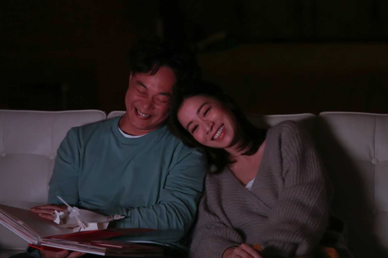 陈奕迅伙拍佘诗曼拍摄《我们万岁》mv!男女友视角超有爱!