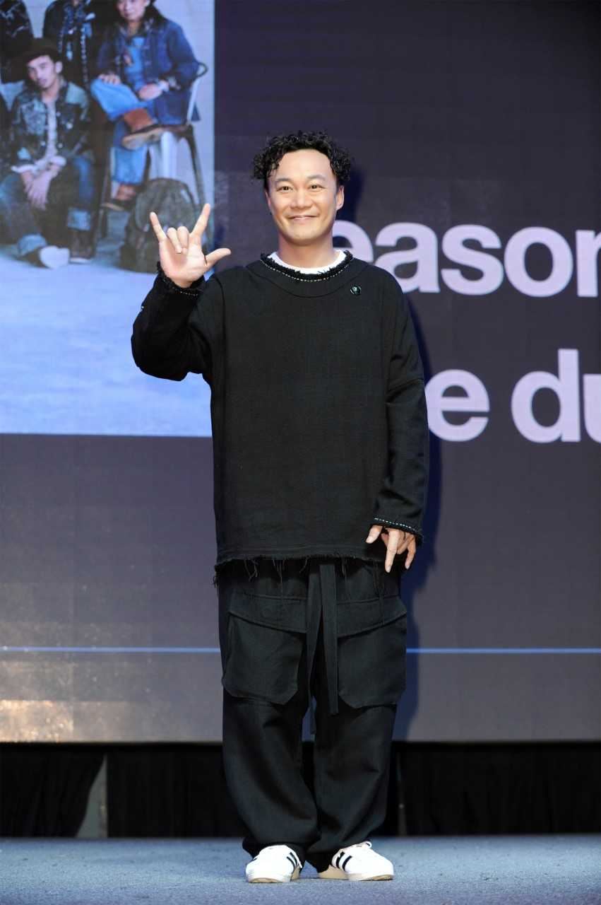 eason陈奕迅分享duo团队珍贵”录音营”回忆！继续把爱传扬！