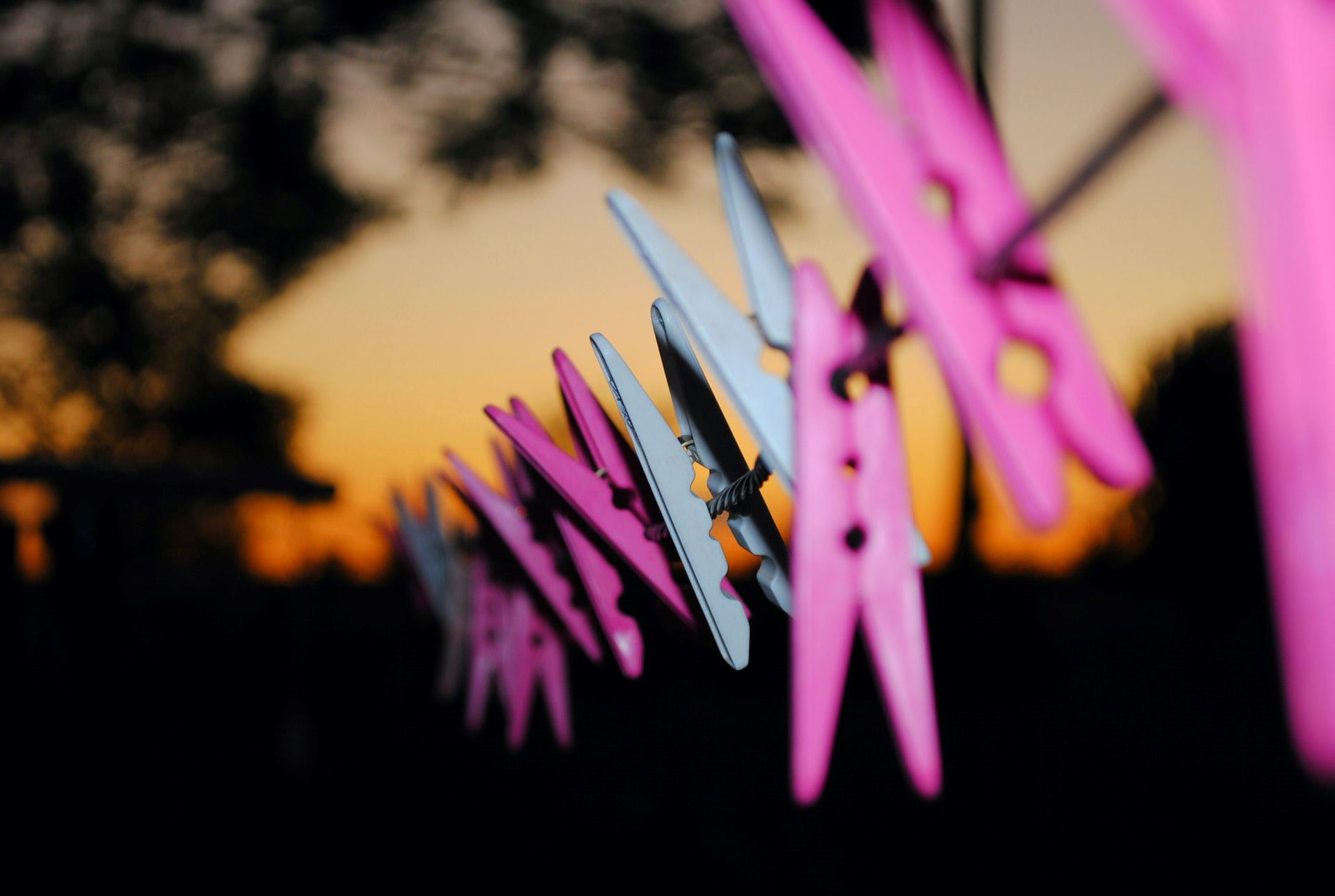 下雨天,衣服晒不干怎么办? 加快衣服晾干速度可以这样做!