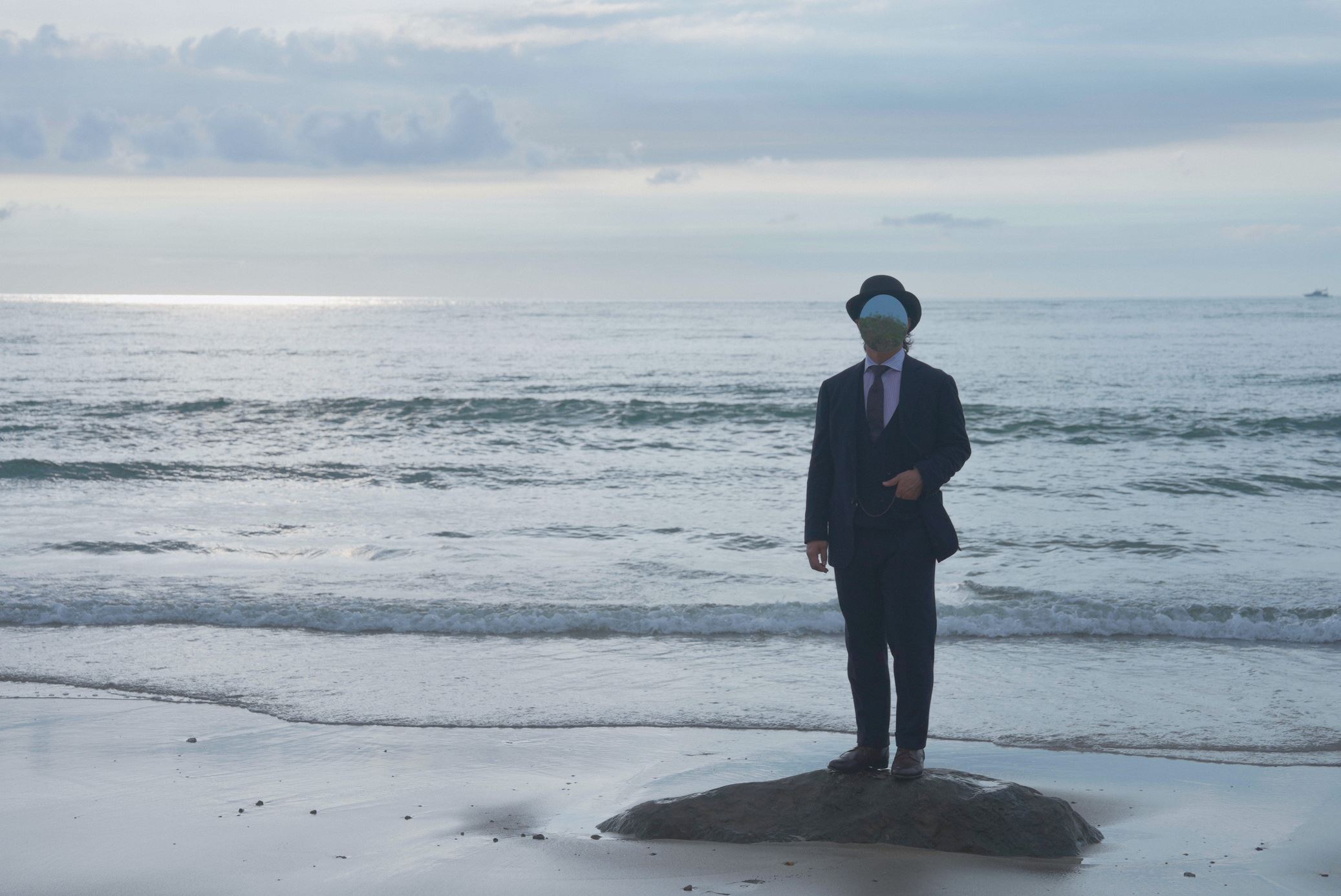 🌟陈奕迅广州演唱会首唱空城记🩵身穿黑色西装拍mv暴晒12小时❗