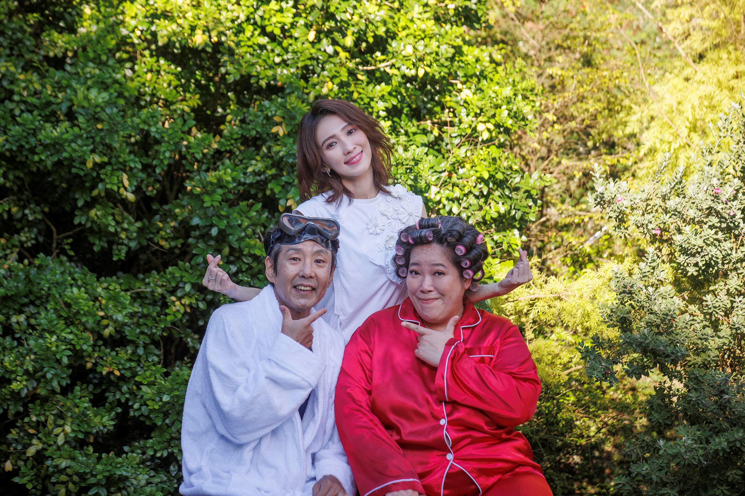 戴佩妮《多亏你啊》 化身爱的“发光体” 无私传递正能量