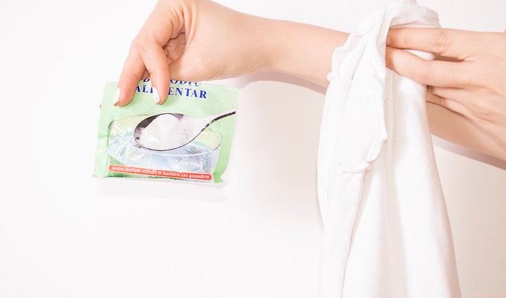 如何去除白衣服上的污渍？这5样小物就能帮到你