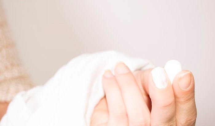 如何去除白衣服上的污渍？这5样小物就能帮到你