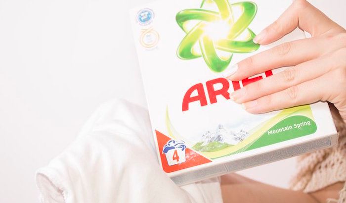 如何去除白衣服上的污渍？这5样小物就能帮到你