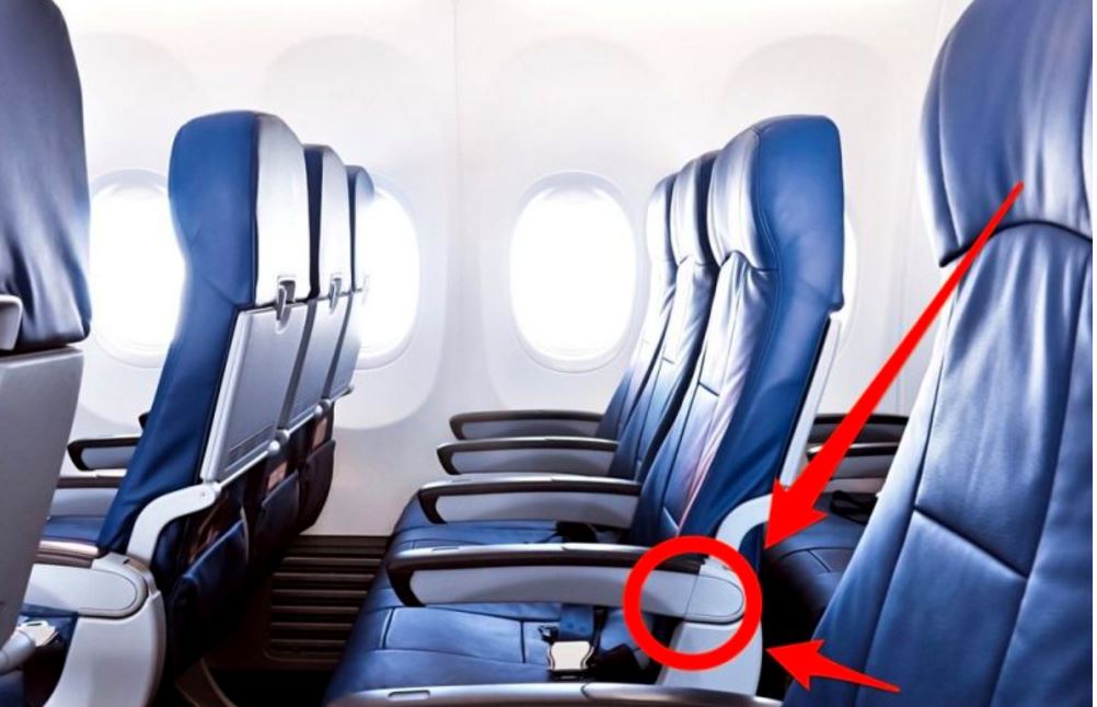 飞机椅子上的这颗“神秘按钮”!可以让座位瞬间变宽?!
