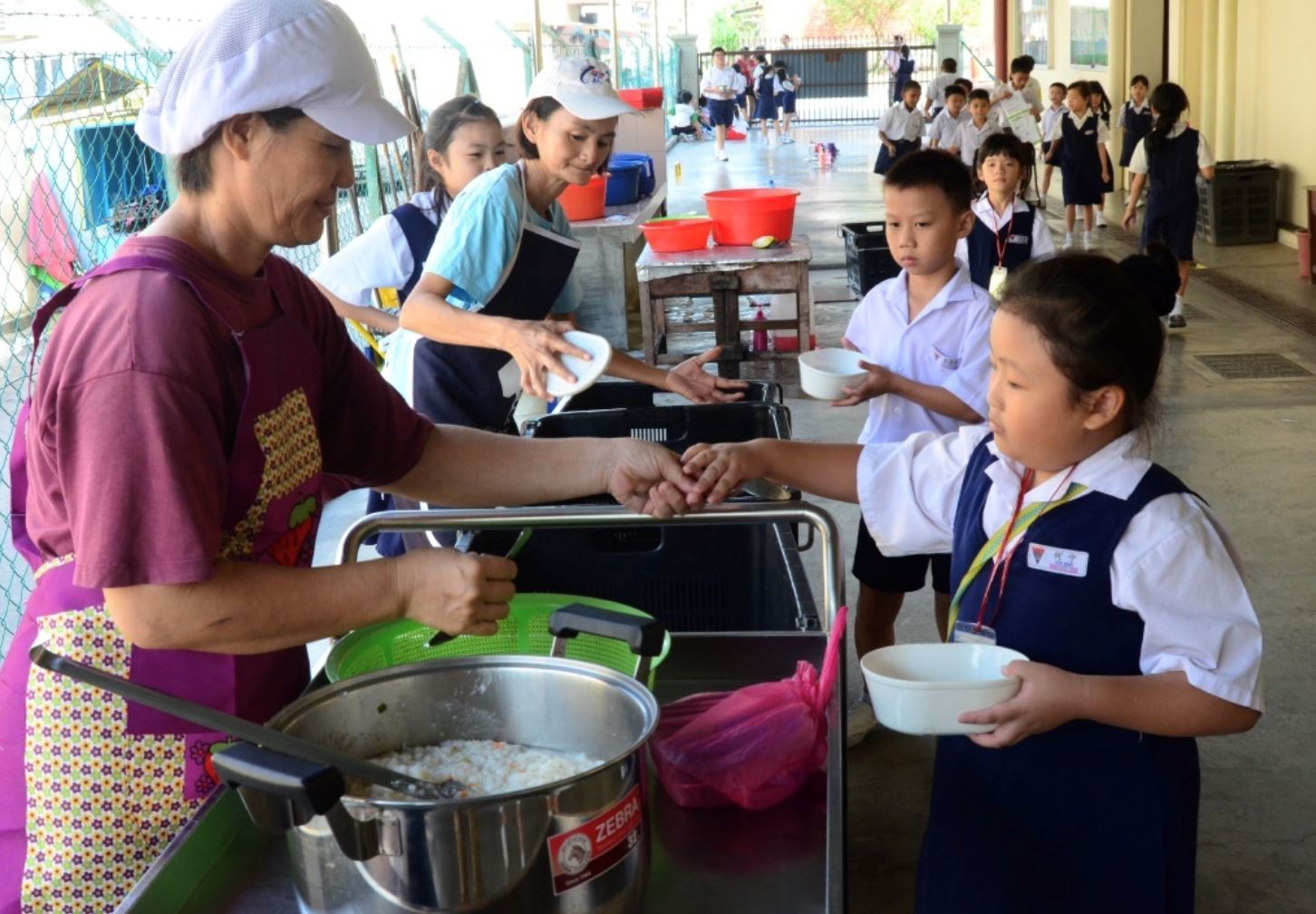 大马卫生部：学校食堂禁售13种不健康食物！