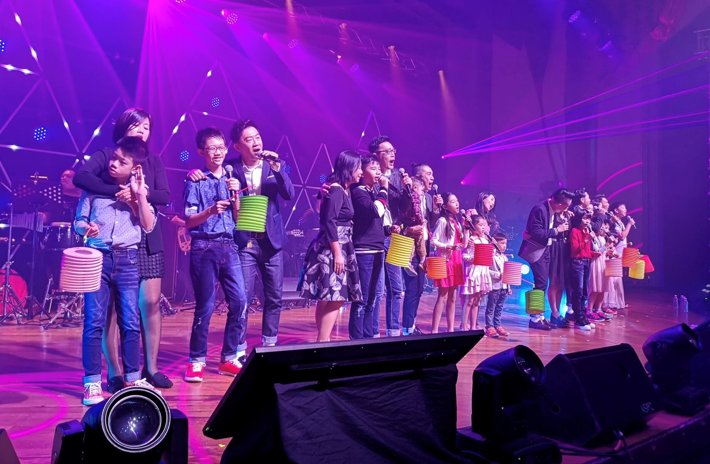 山脚下男孩25周年《都有你在》演唱会 915圆满落幕!