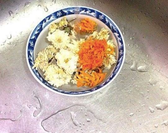 清热润肺!教你在家diy菊花水果茶促进消化瘦身!