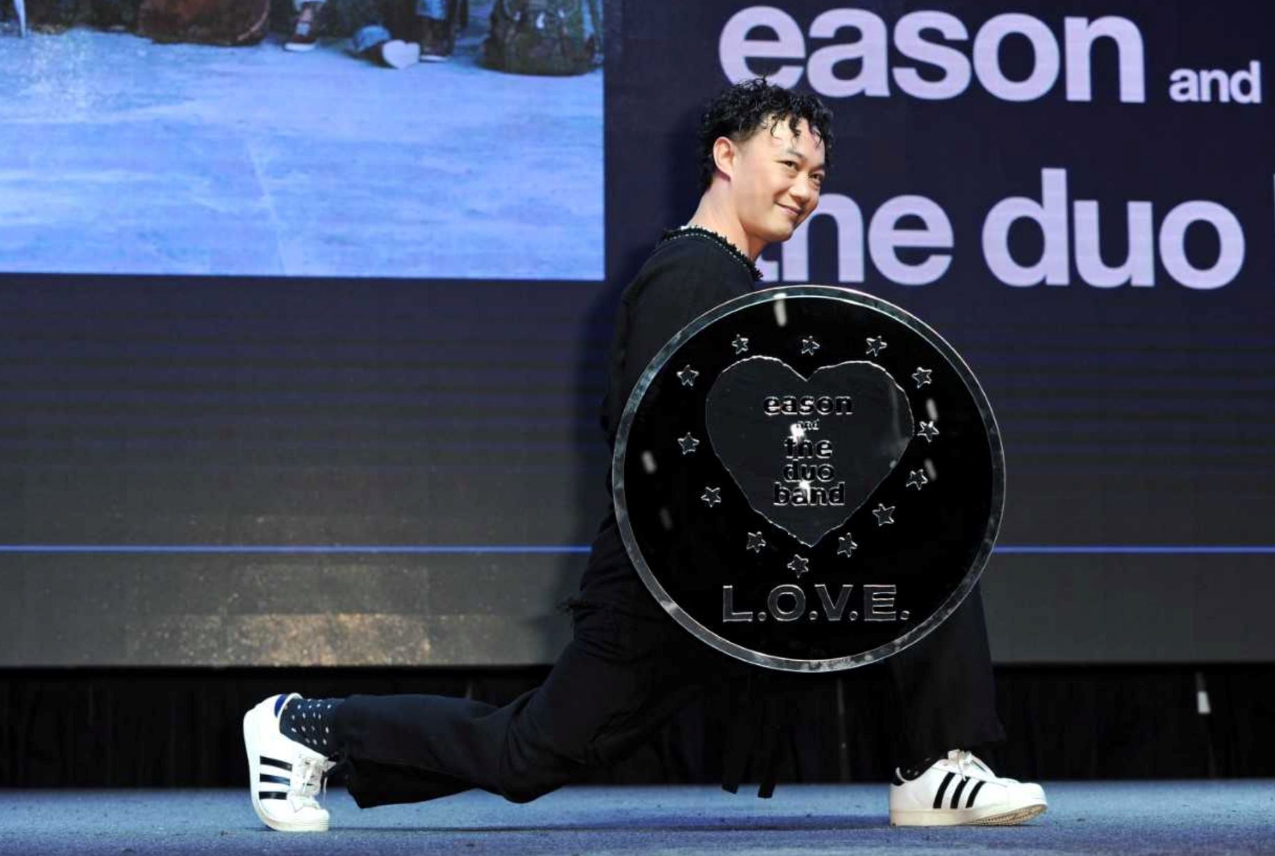 eason陈奕迅分享duo团队珍贵”录音营”回忆！继续把爱传扬！