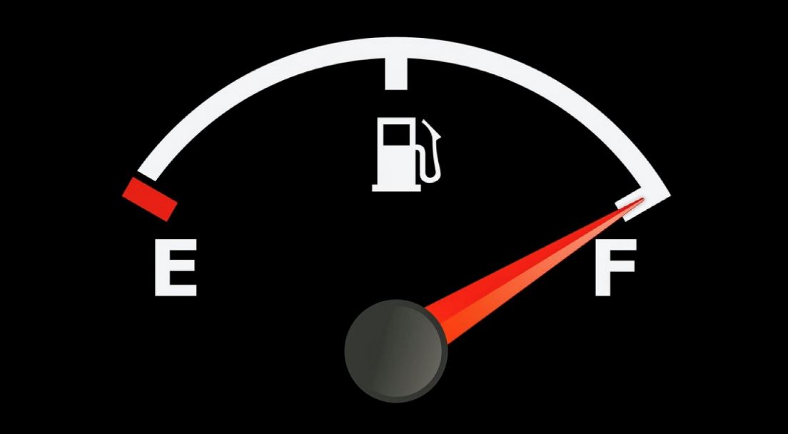 这个举动超危险?!到油站添油不能打full tank !