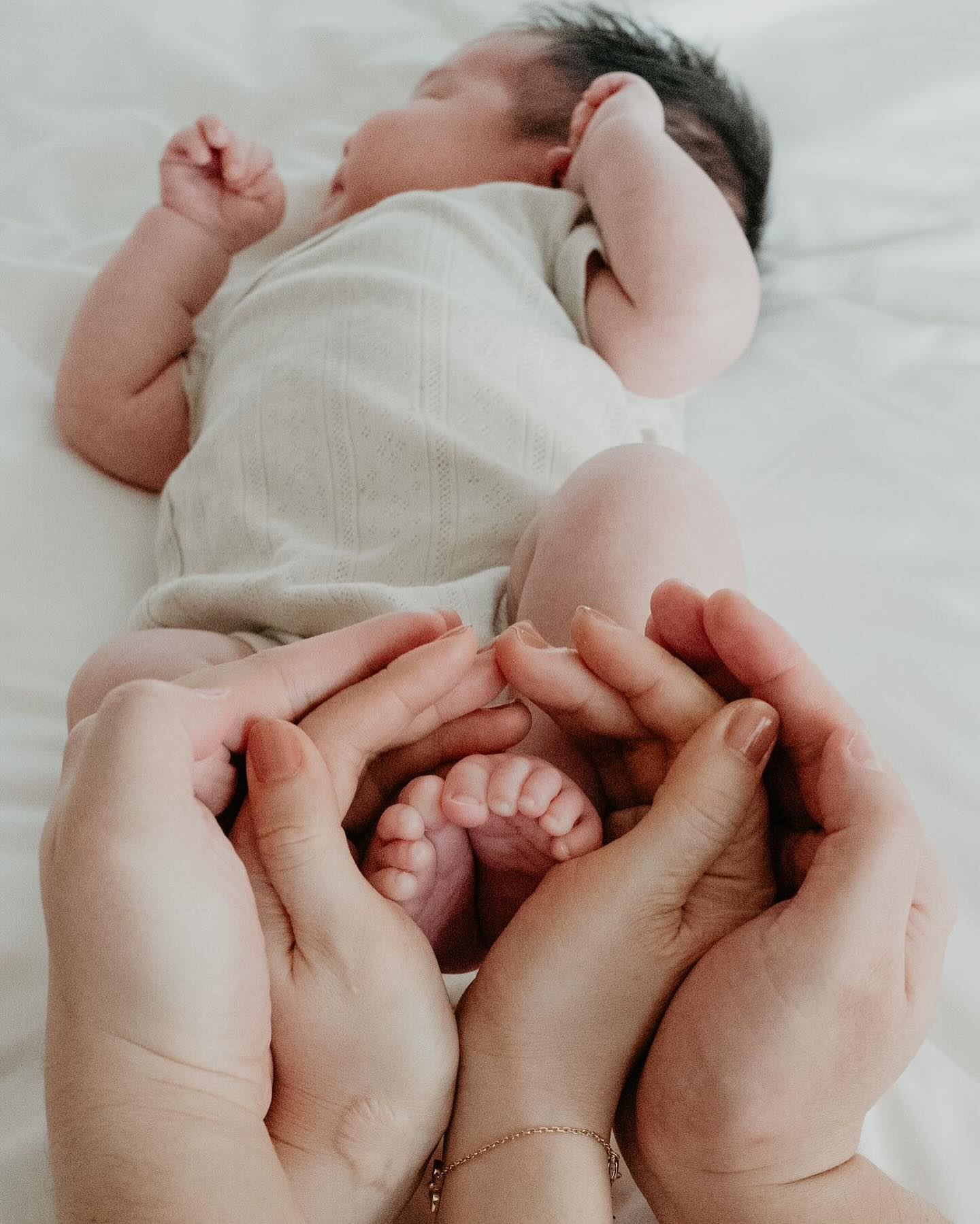 selina晒一家三口幸福照💞s.h.e合体小腰果🤩