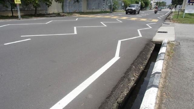 马六甲路面开始使用 Z 形线！究竟代表什么呢?