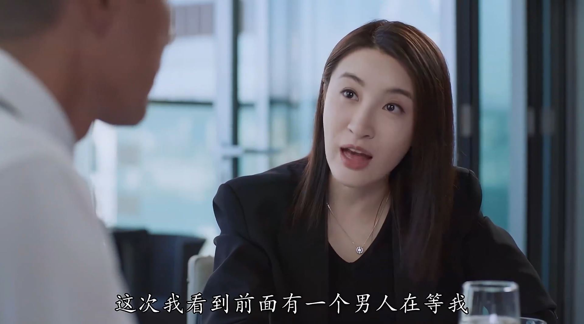 tvb热播剧《法言人》有惊喜！林峯以“管家仔”造型现身