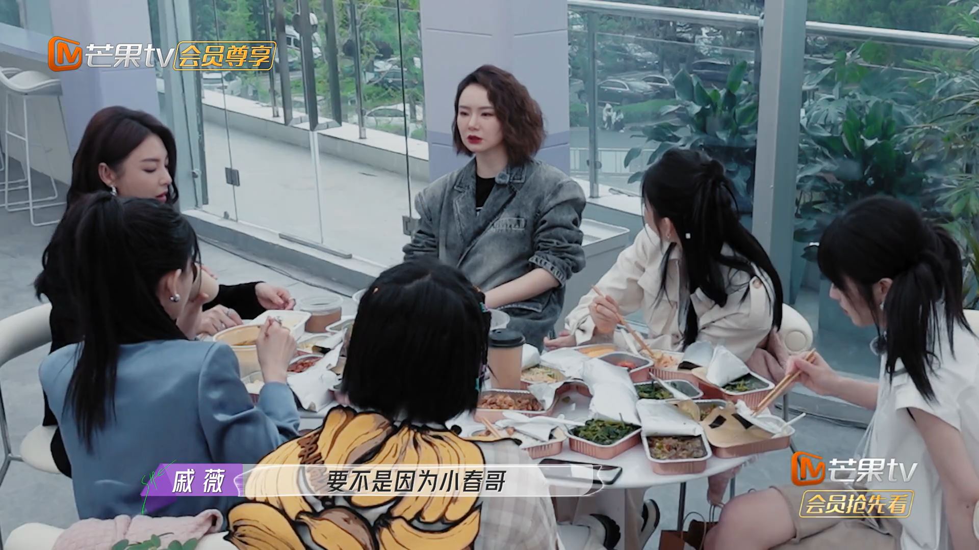 戚薇产前10天差点摔倒！幸亏小春哥及时出手😱